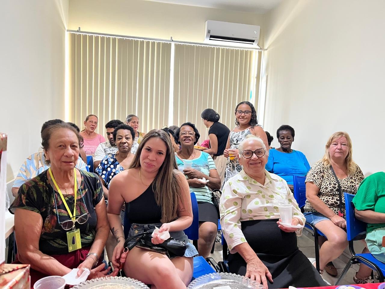 COMEMORAÇÃO DO DIA DAS MÃES REÚNE FILIADAS DO SINDISERF/RJ EM MOMENTO ESPECIAL DE CONFRATERNIZAÇÃO EM RESENDE-RJ