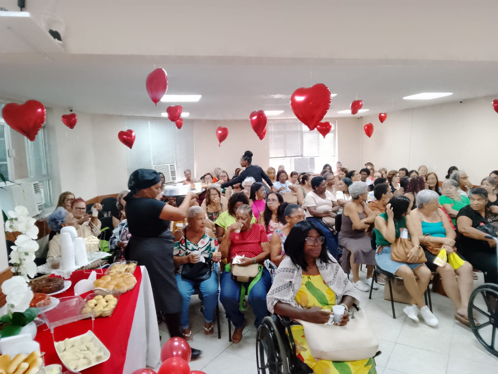 Comemoração do Dia das Mães reúne filiadas do SINDISERF/RJ em momento especial de confraternização